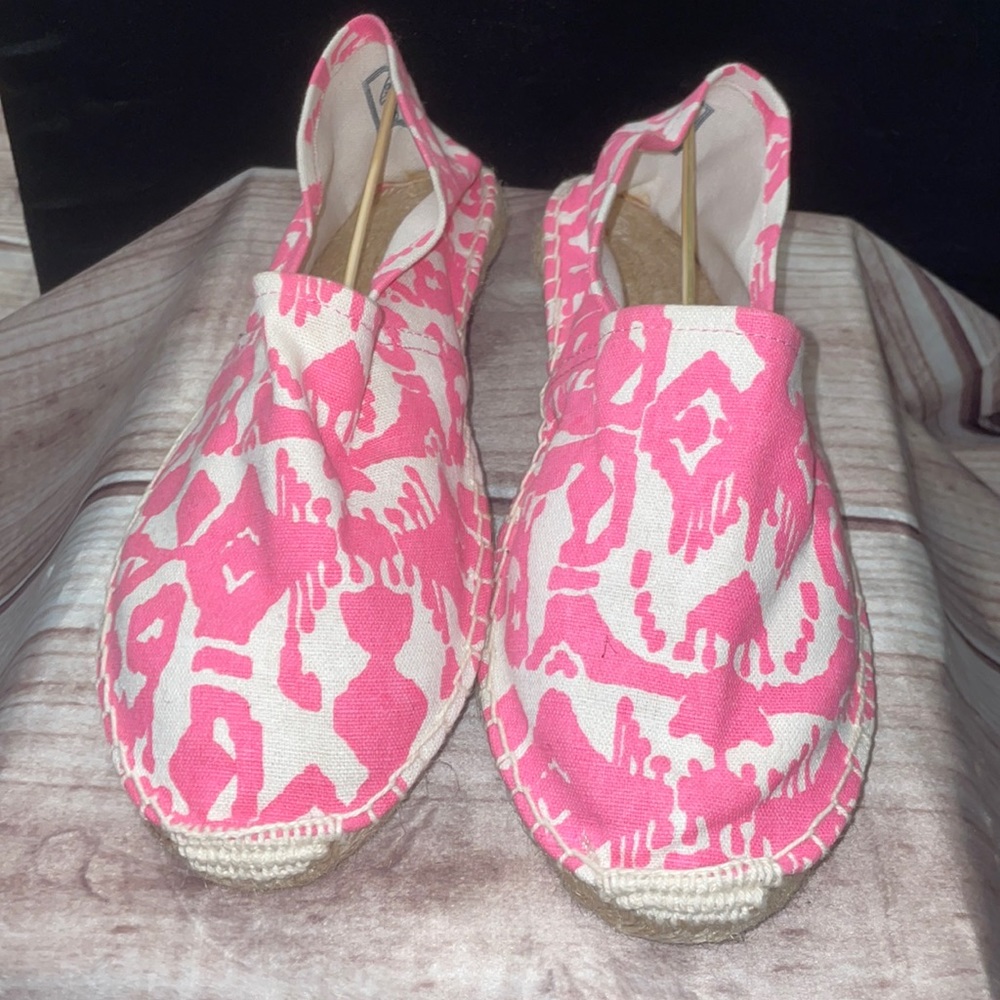 foss shoes in excellent condition only tried on